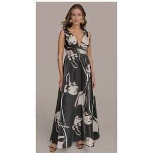 Donna Karan New York Sleeveless Ballgown - Size 8